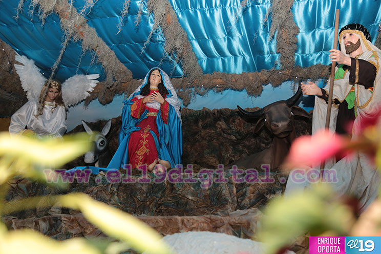 Familias viven la Navidad con los Nacimientos de la Avenida Bolívar a Chávez