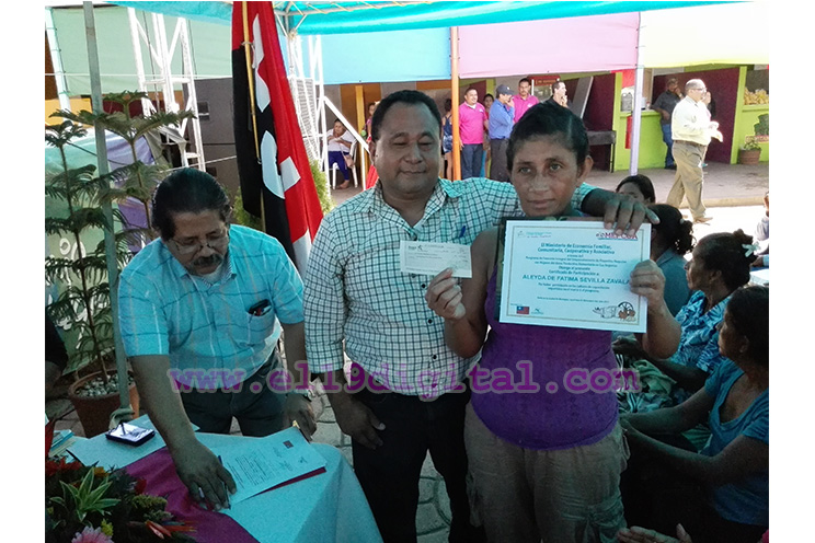 Mefcca entrega 35 Bonos Productivos para fortalecer planes de negocios a mujeres de Las Segovias