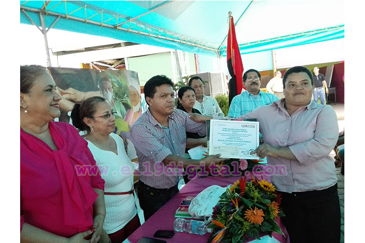 Mefcca entrega 35 Bonos Productivos para fortalecer planes de negocios a mujeres de Las Segovias