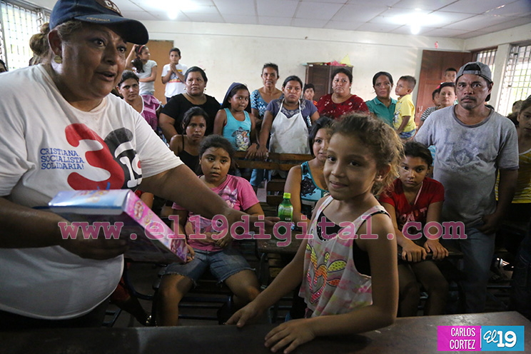 Continúa entrega de juguetes para brindar felicidad a la niñez