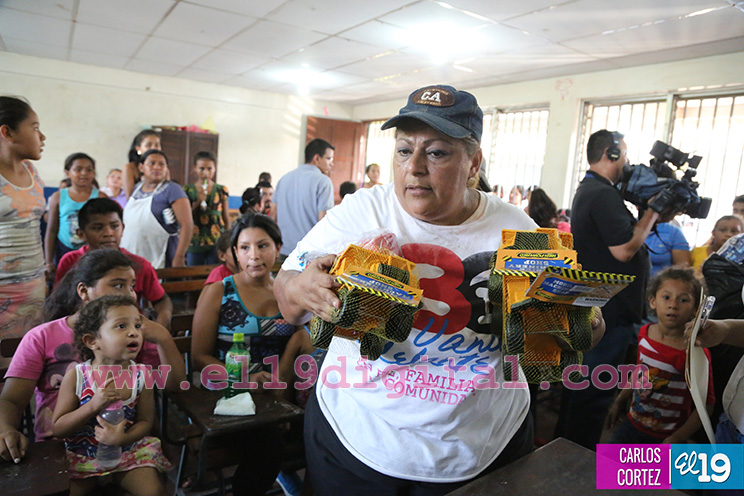 Continúa entrega de juguetes para brindar felicidad a la niñez