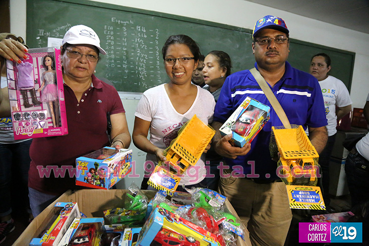 Continúa entrega de juguetes para brindar felicidad a la niñez