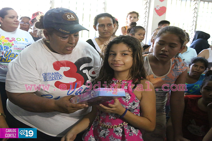 Continúa entrega de juguetes para brindar felicidad a la niñez