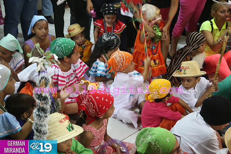Masaya celebra tradicionales posadas navideñas