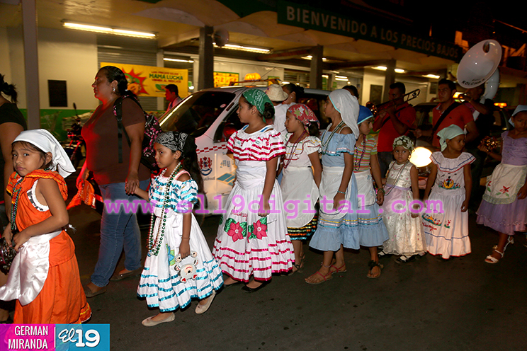 Masaya celebra tradicionales posadas navideñas