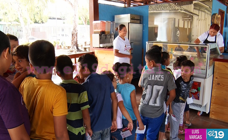 La Hormiga de Oro y la Casona del Café inauguran ‘Heladería Rincón de Italia’