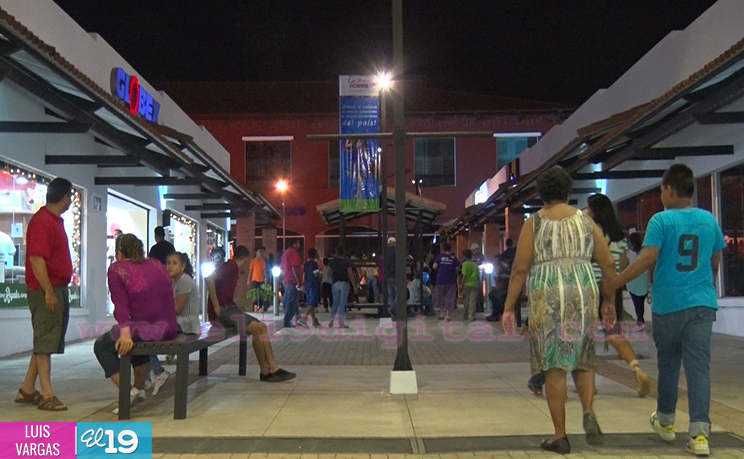 Multicentro Las Brisas abre sus puertas