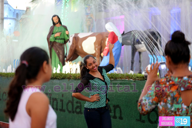 Nacimientos y pastorelas reviven la navidad en la Avenida de Bolívar a Chávez
