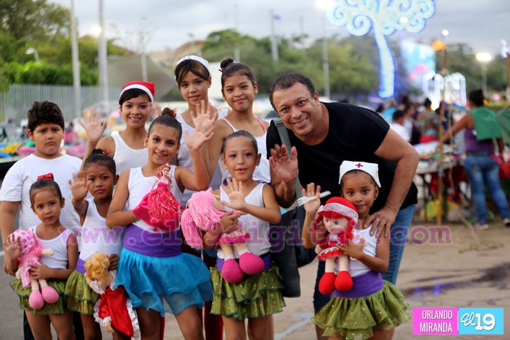 Nacimientos y pastorelas reviven la navidad en la Avenida de Bolívar a Chávez