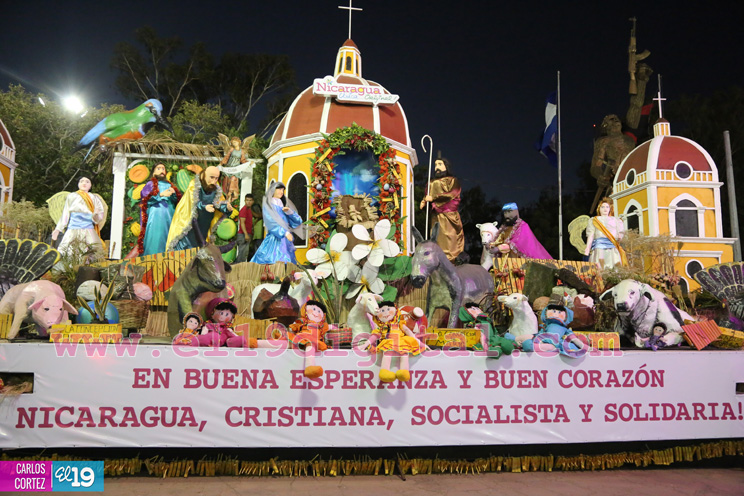 Una tarde en la Avenida de Bolívar a Chávez esperando la llegada del Niño Dios