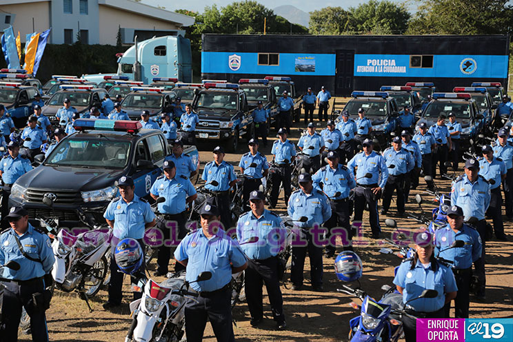 Entregan vehículos patrulleros a delegaciones de Policía