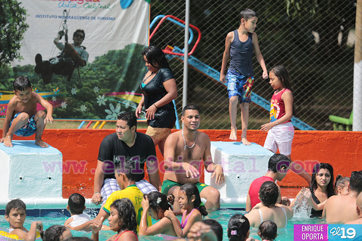Capitalinos disfrutan de la Navidad en Centro Recreativo Xilónem 