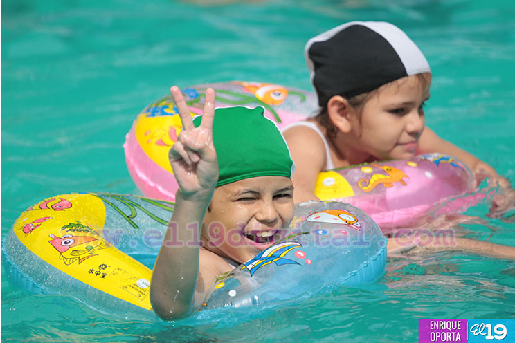 Capitalinos disfrutan de la Navidad en Centro Recreativo Xilónem 
