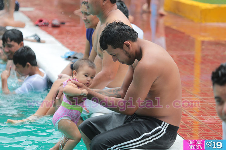Capitalinos disfrutan de la Navidad en Centro Recreativo Xilónem 