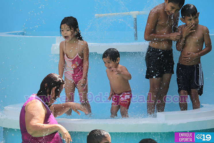 Capitalinos disfrutan de la Navidad en Centro Recreativo Xilónem 