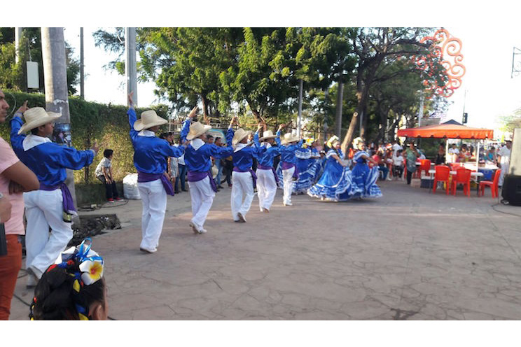 Movimiento Leonel Rugama realiza festival cultural en Avenida de Bolívar a Chávez