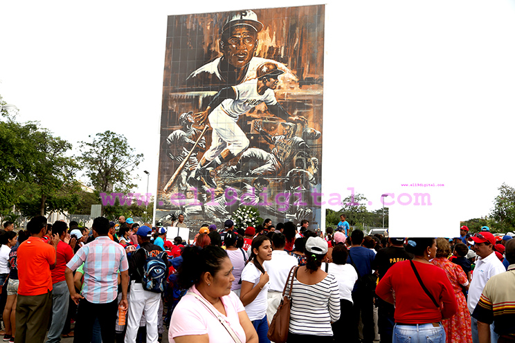 Peloteritos nicaragüenses rinden homenaje a Roberto Clemente
