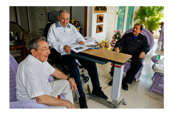 Daniel y Rosario saludan 57 Aniversario de la Revolución Cubana