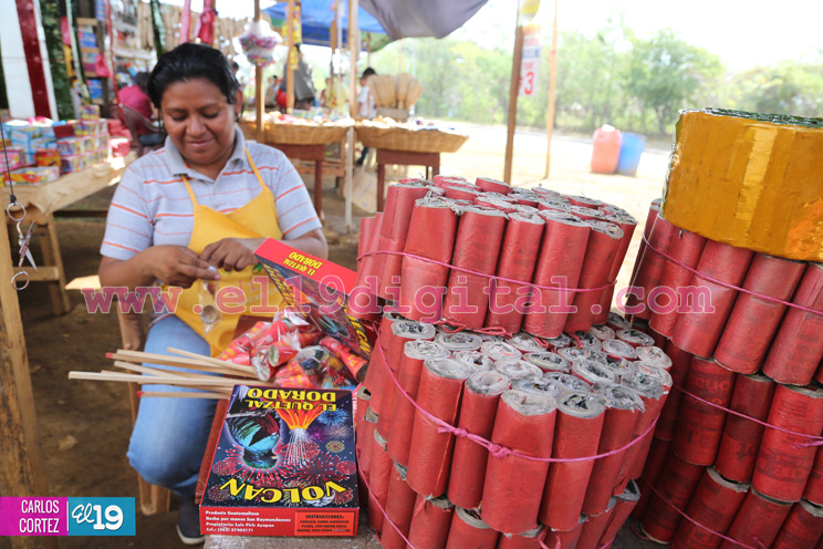 El pueblo de Masaya abarrota puestos de pólvora para celebrar el fin de año