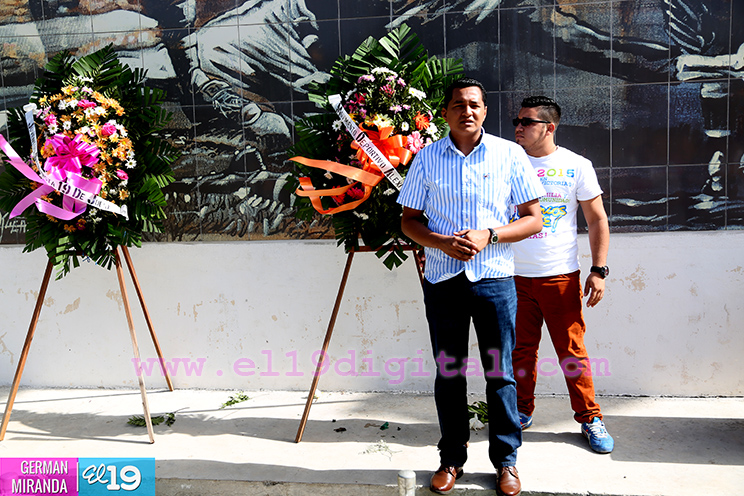 Juventud nicaragüense rinde homenaje a Roberto Clemente