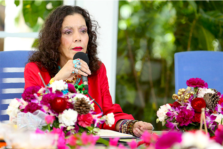 Compañera Rosario: Queremos estar con ustedes, en cada uno de sus hogares, encontrándonos en el abrazo de Gran Familia nicaragüense