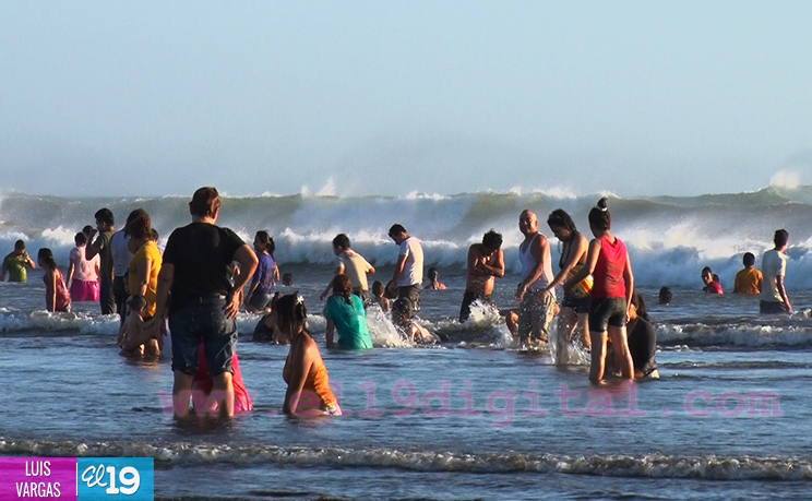 Ola de turistas inunda Pochomil y Masachapa en el inicio del 2016