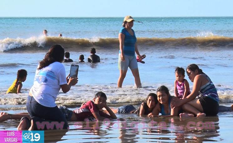 Ola de turistas inunda Pochomil y Masachapa en el inicio del 2016