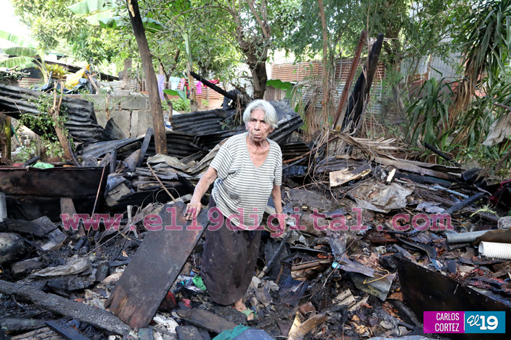 Bomberos controlan incendio en dos viviendas de Managua