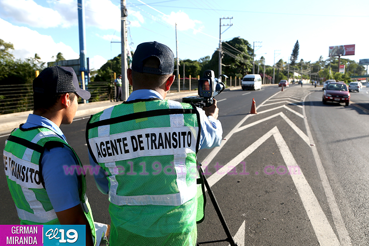 Policía Nacional resguarda a familias nicaragüenses al retornar de diferentes destinos turísticos