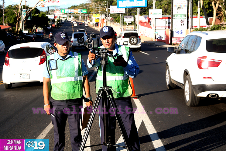 Policía Nacional resguarda a familias nicaragüenses al retornar de diferentes destinos turísticos