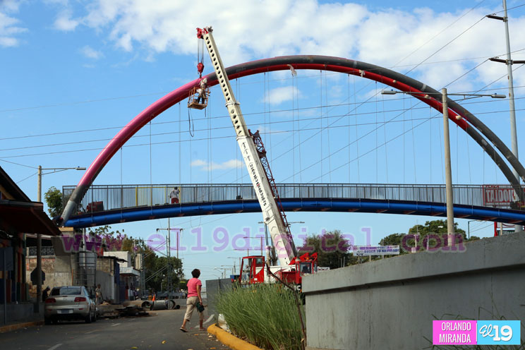 Pobladores de Rubenia destacan importancia en instalación de puente peatonal en paso desnivel 