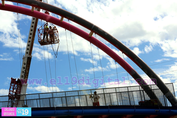 Pobladores de Rubenia destacan importancia en instalación de puente peatonal en paso desnivel 