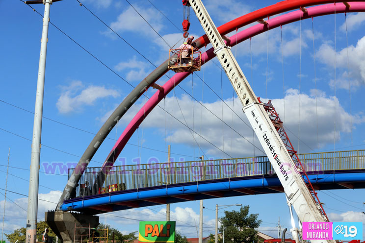 Pobladores de Rubenia destacan importancia en instalación de puente peatonal en paso desnivel 