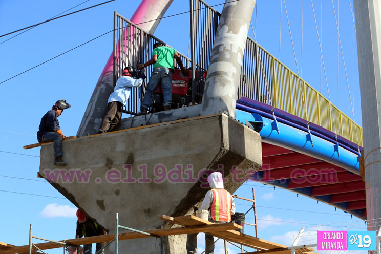 Pobladores de Rubenia destacan importancia en instalación de puente peatonal en paso desnivel 