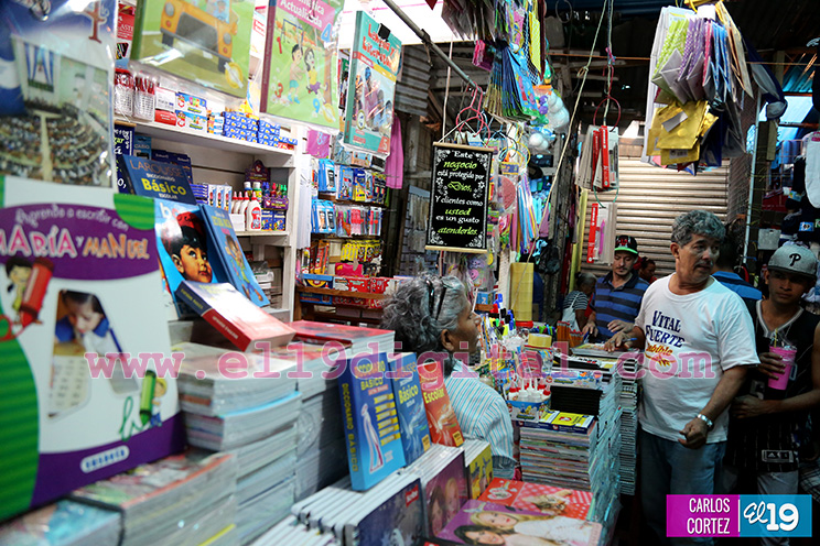 Comerciantes del Oriental calientan motores para la feria escolar