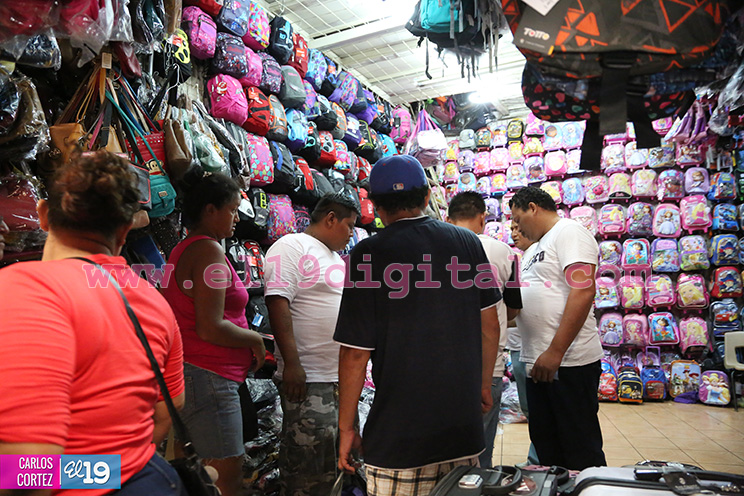 Comerciantes del Oriental calientan motores para la feria escolar