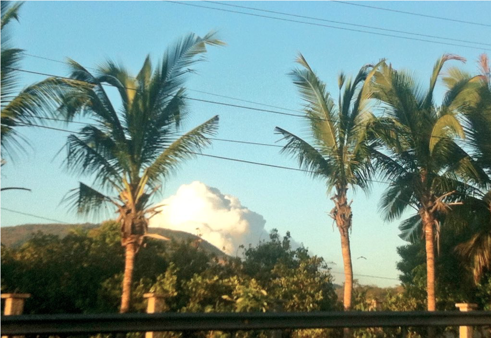 Volcán Masaya exhala nuevamente columna de gases