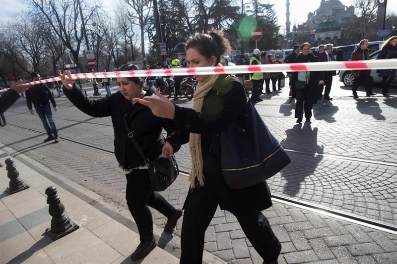 Atentado en centro turístico de Estambul deja al menos 10 muertos
