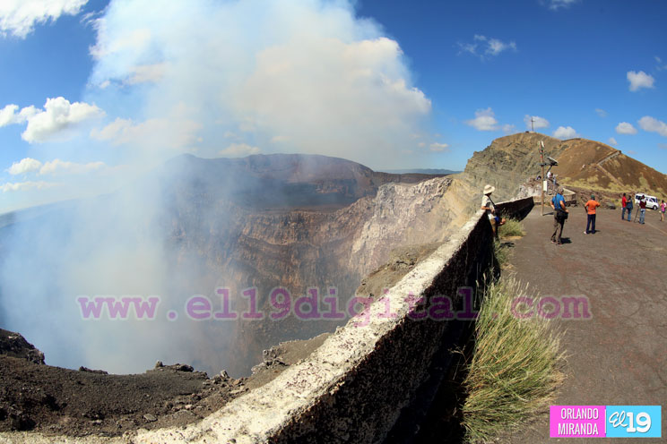 Turistas visitan Volcán Masaya tomando medidas de precaución