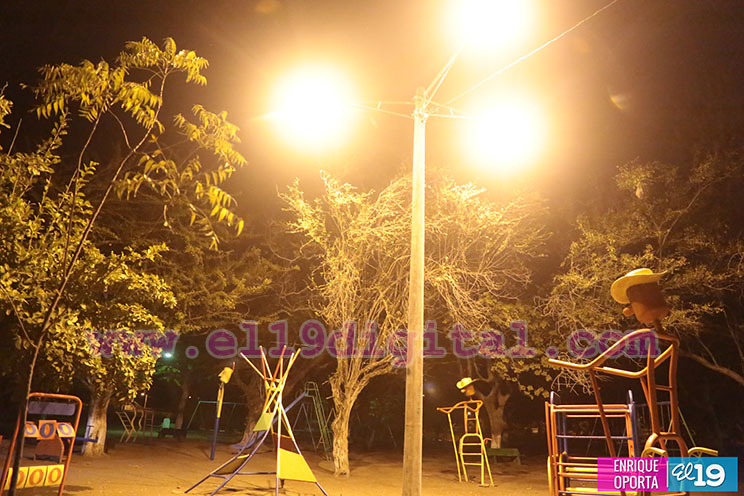 Xiloá, El Trapiche y Xilonem completamente iluminados