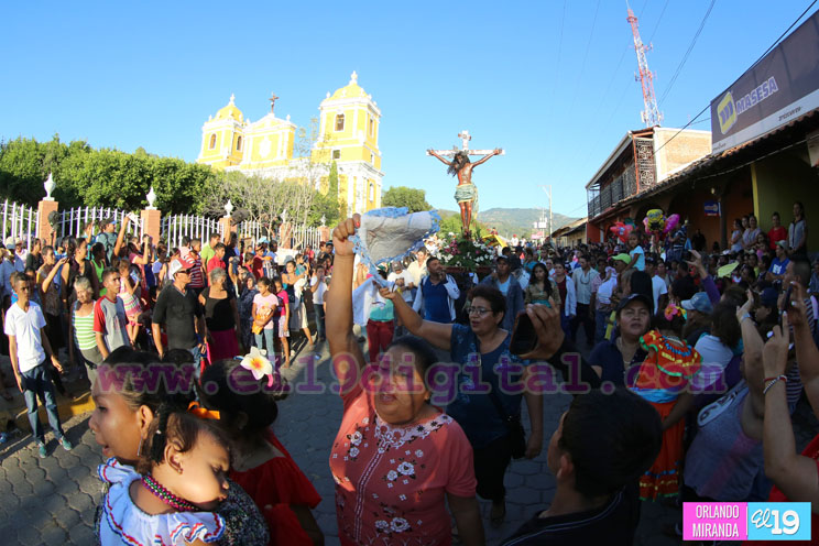 Carretas peregrinas llegan a Santuario Nacional del "Señor de Milagros" en El Sauce