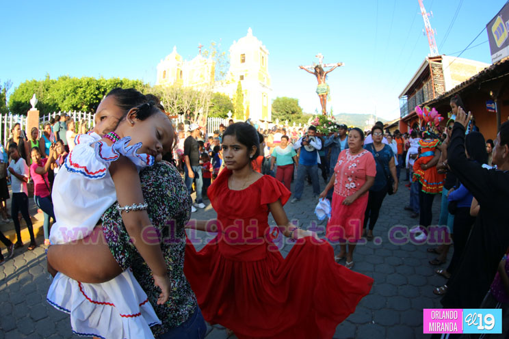 Carretas peregrinas llegan a Santuario Nacional del "Señor de Milagros" en El Sauce