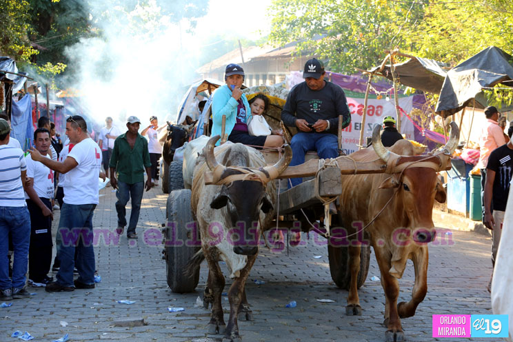 Carretas peregrinas llegan a Santuario Nacional del "Señor de Milagros" en El Sauce