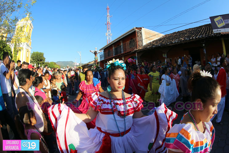 Carretas peregrinas llegan a Santuario Nacional del "Señor de Milagros" en El Sauce