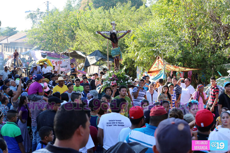 Carretas peregrinas llegan a Santuario Nacional del "Señor de Milagros" en El Sauce