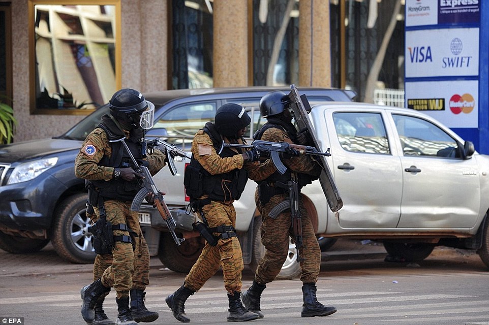 Ataque cerca de hotel en Burkina Faso deja al menos 23 muertos
