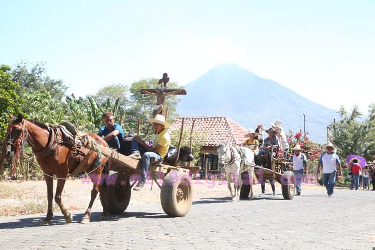 Leoneses peregrinan y recuerdan histórica erupción del Momotombo
