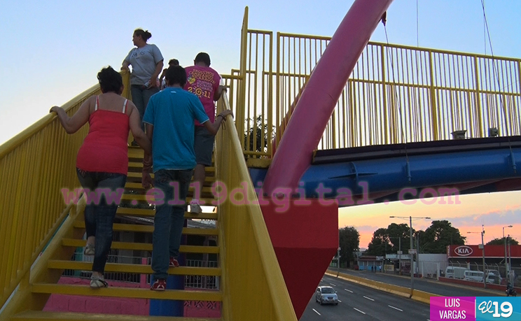 Capitalinos estrenan puente peatonal aéreo en Paso a Desnivel ‘Barricada de la Esperanza’
