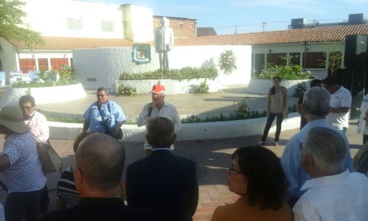 Develizan placa en honor a Rubén Darío en parque Los Poetas de León
