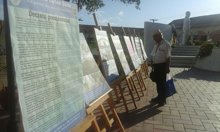 Develizan placa en honor a Rubén Darío en parque Los Poetas de León